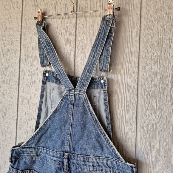 Divided Denim Distressed Overalls Shorts Ripped Stylish  Summer Size 8 - Picture 7 of 9